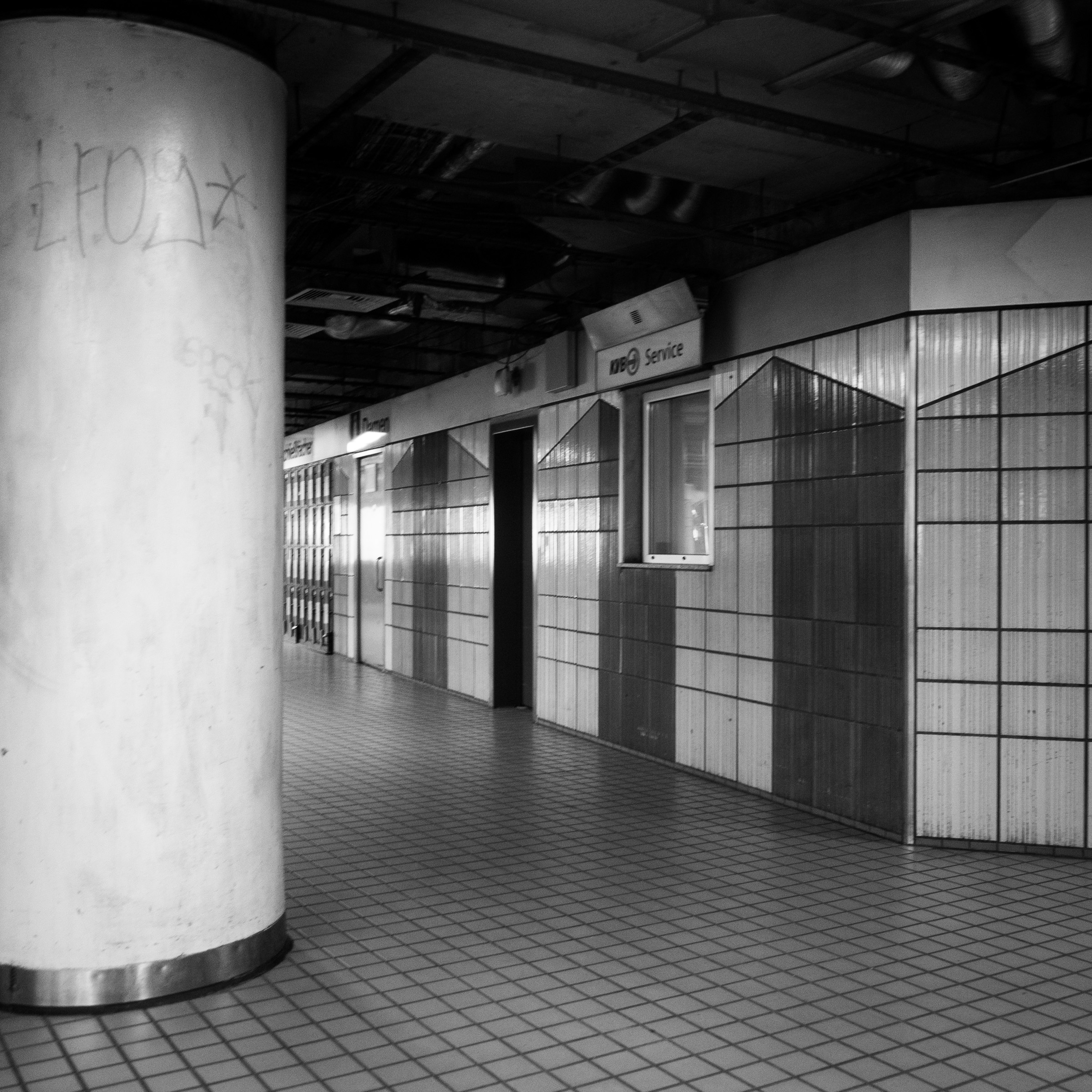 KVB Service, underground corridor, Friesenplatz, Cologne