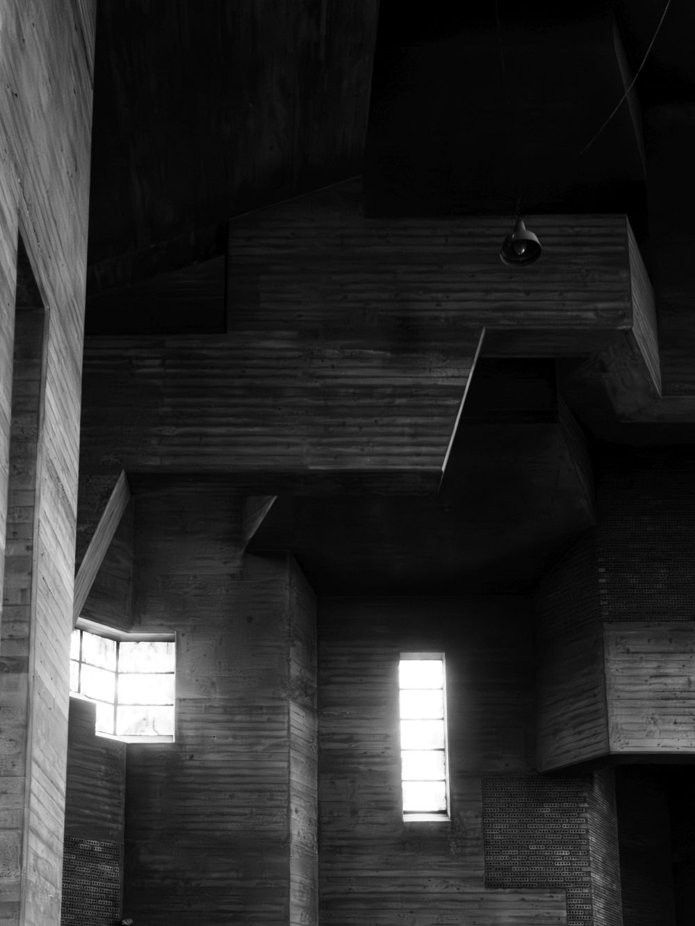 Church of the Resurrection, Cologne-Lindenthal — concrete interior