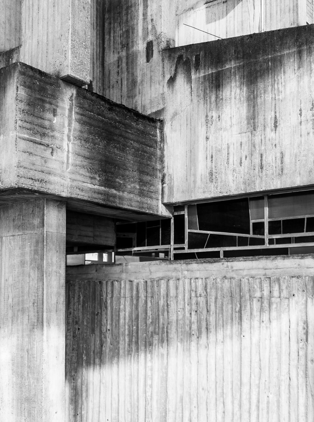 Kirche St. Johannes XXIII Köln — weathered concrete joint detail with board-marked texture