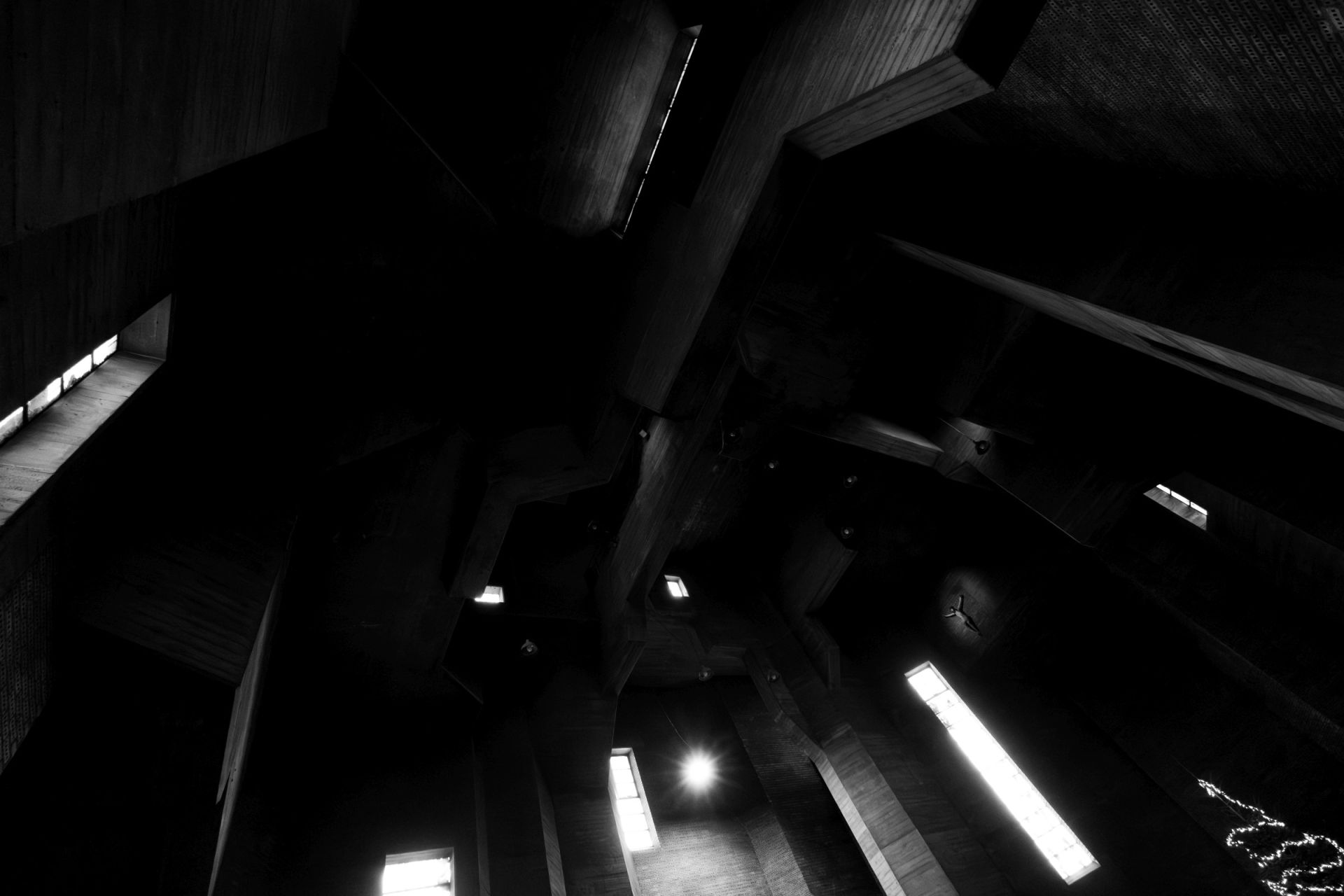 Church of the Resurrection, Cologne-Lindenthal — concrete interior