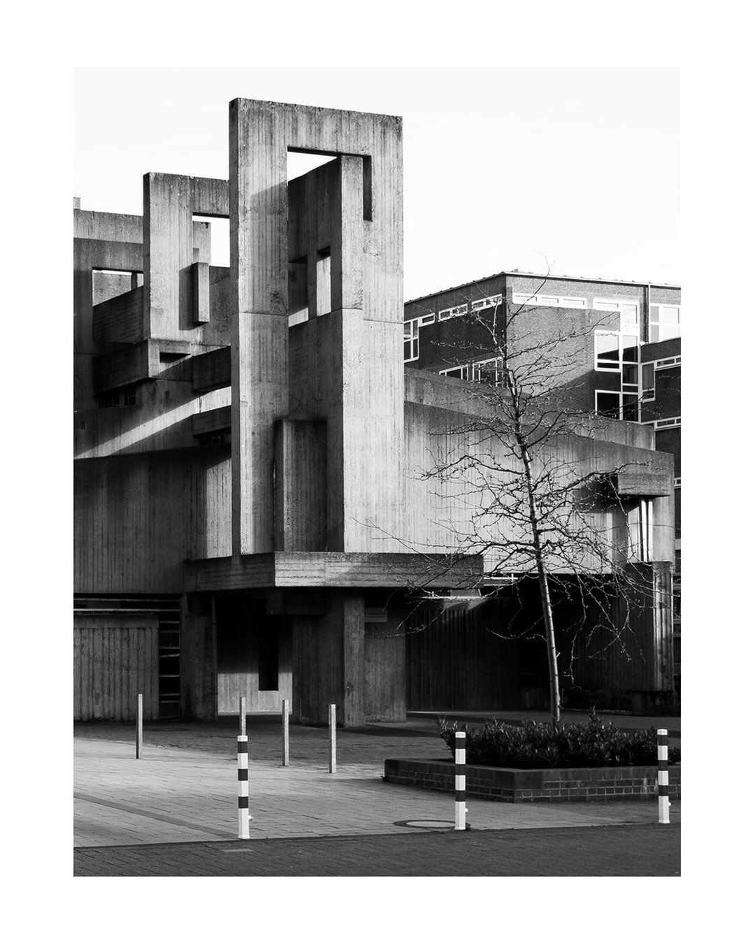 Kirche St. Johannes XXIII, Köln-Sülz. Brutalist sacred architecture by Josef Rikus and Heinz Buchmann, 1968–1969. Sichtbeton, early spring light.

#brutalism #brutalistarchitecture #brutalist #concretearchitecture #bétonbrut #sichtbeton #sacredarchitecture #kirchenbau #cologne #köln #koeln #sülz #germany #deutschland #architecturephotography #blackandwhitephotography  #urbanarchitecture  #kersavond #urbanpresents