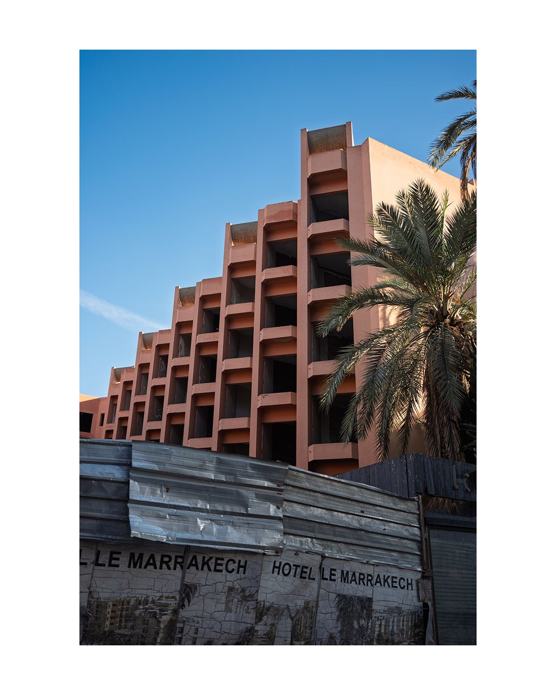 Architecture on Hold — Marrakech

In Marrakech, buildings stand frozen in time: facades without life, balconies waiting for residents, and streets moving past structures caught between intention and pause.

This series explores the beauty of urban transition — where architecture becomes a silent witness to change.

👉 vankersavond.com

#Marrakech #ArchitecturePhotography #UrbanTransition #UnfinishedBuildings  #Photography #StreetLife #Morocco #ArchitecturalStudy #EmptySpaces #kersavond #urbanpresents #UrbanPhotography #ArchitectureLovers